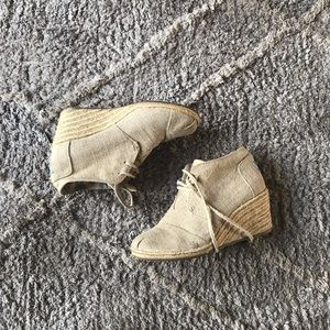 Toms burlap wedge